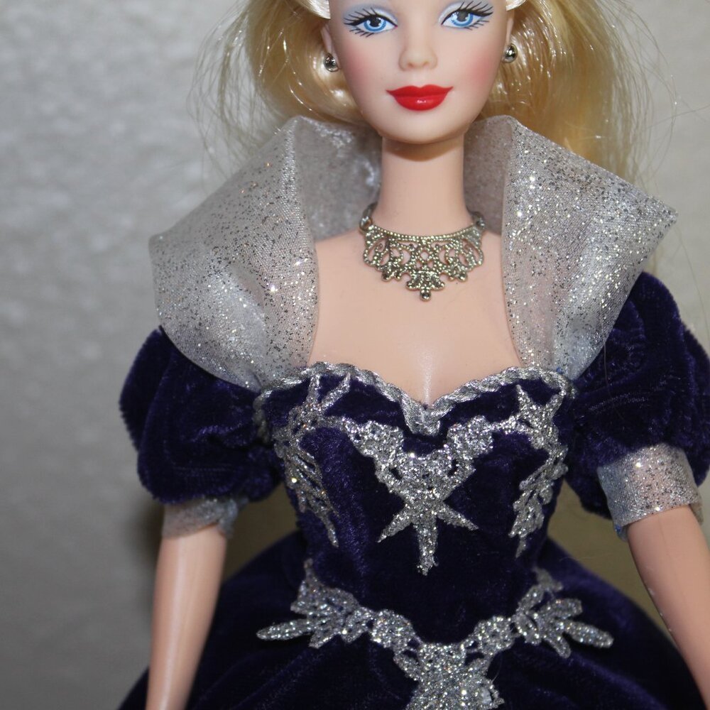 Barbie Millennium Princess 2000 Doll Blonde Purple Dress Special Edition Toy - Picture 3 of 12